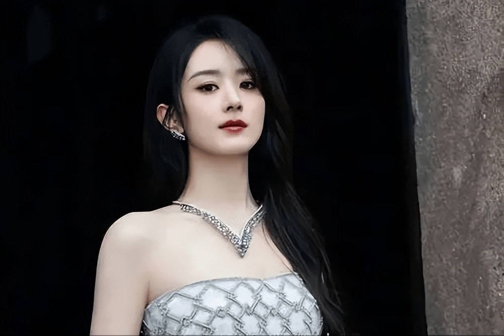 离婚3年后,37岁赵丽颖深夜发文,高调宣布喜讯,终于等到这一天_冯绍峰
