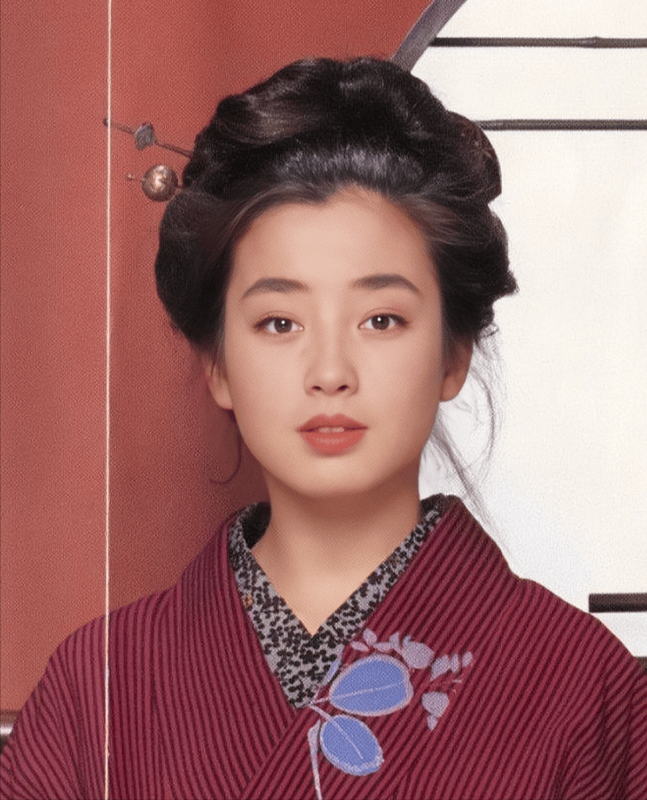 14岁陪睡导演,16岁拍大尺度写真,母亲的贪欲毁了宫泽理惠一生!
