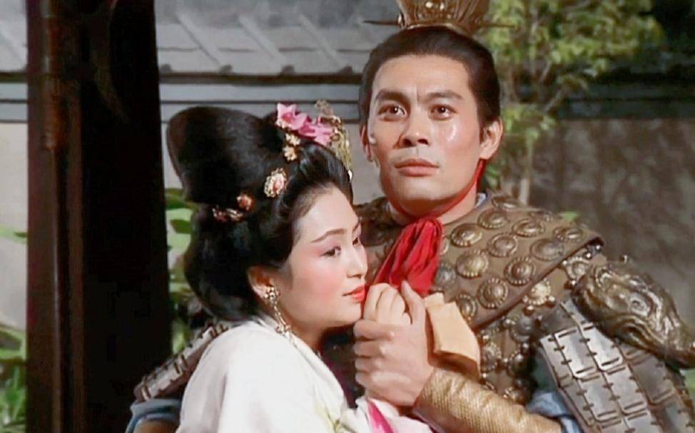 当年,张光北演吕布,被女导演骂:一个大男人,连好色都不会​