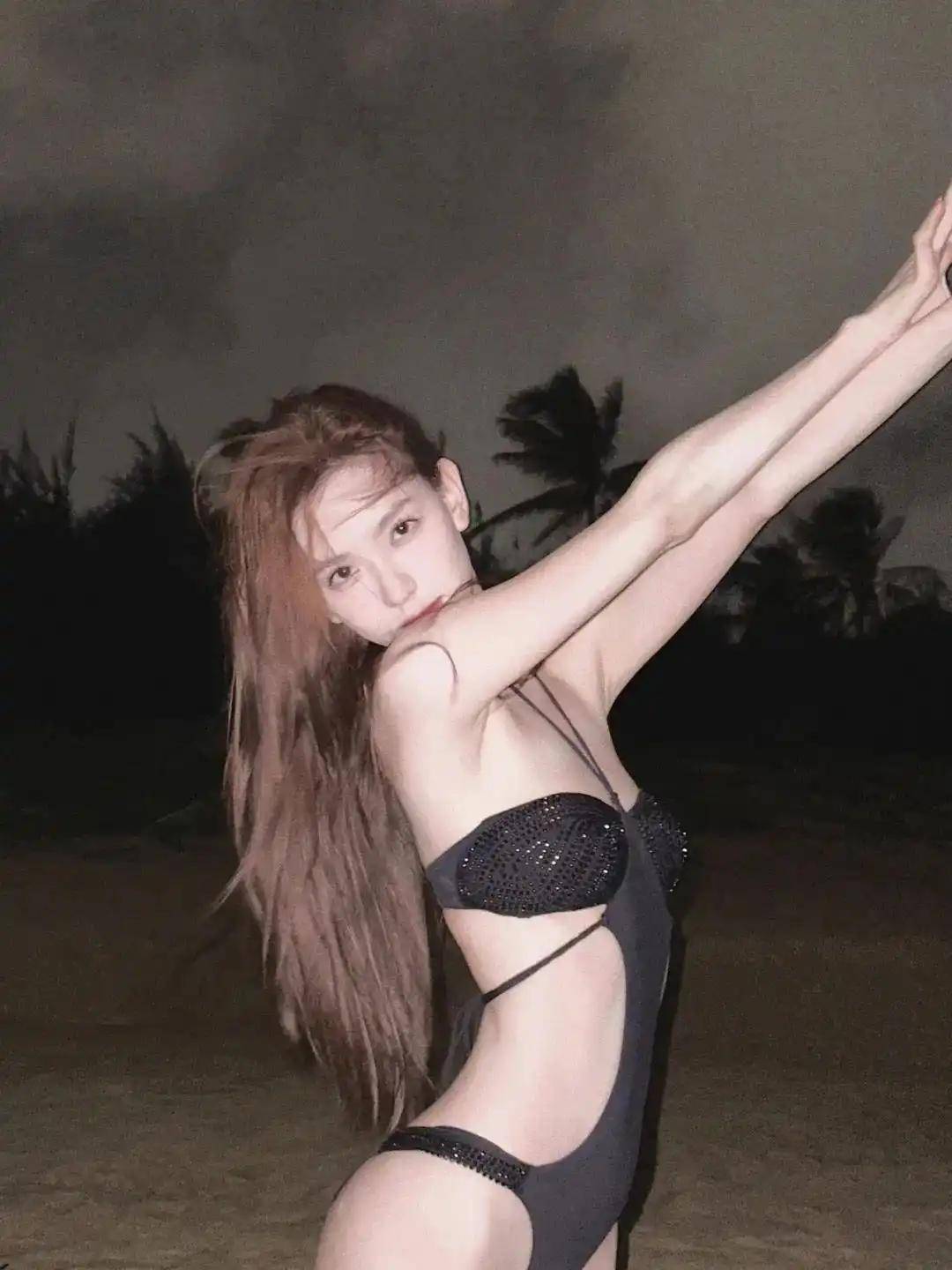 25岁孙一宁身材有多绝,好辣!思聪当了4年"舔狗"都没得手!