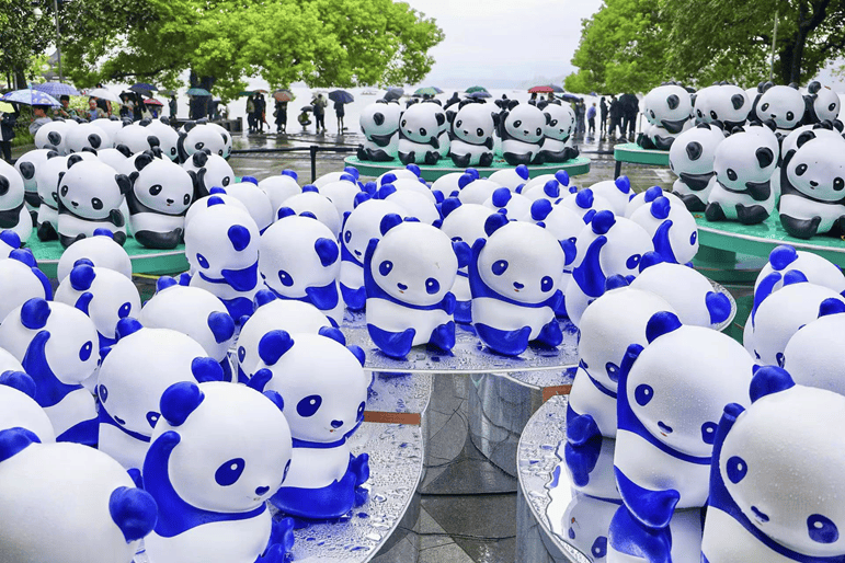 1864大熊猫巡展落地杭州,倡导"自然向好"