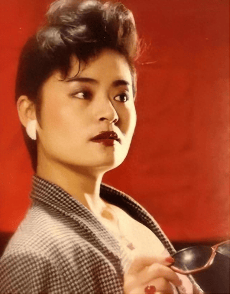 当金炜玲和丈夫结束那段失败的感情时,她只有一个想法,那就是带着女儿