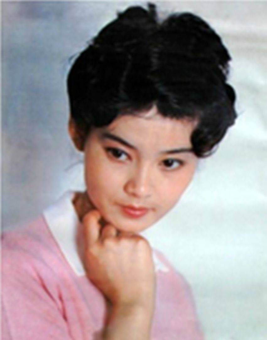演员潘虹:离婚36年依旧单身,无儿无女,如今她还好吗?