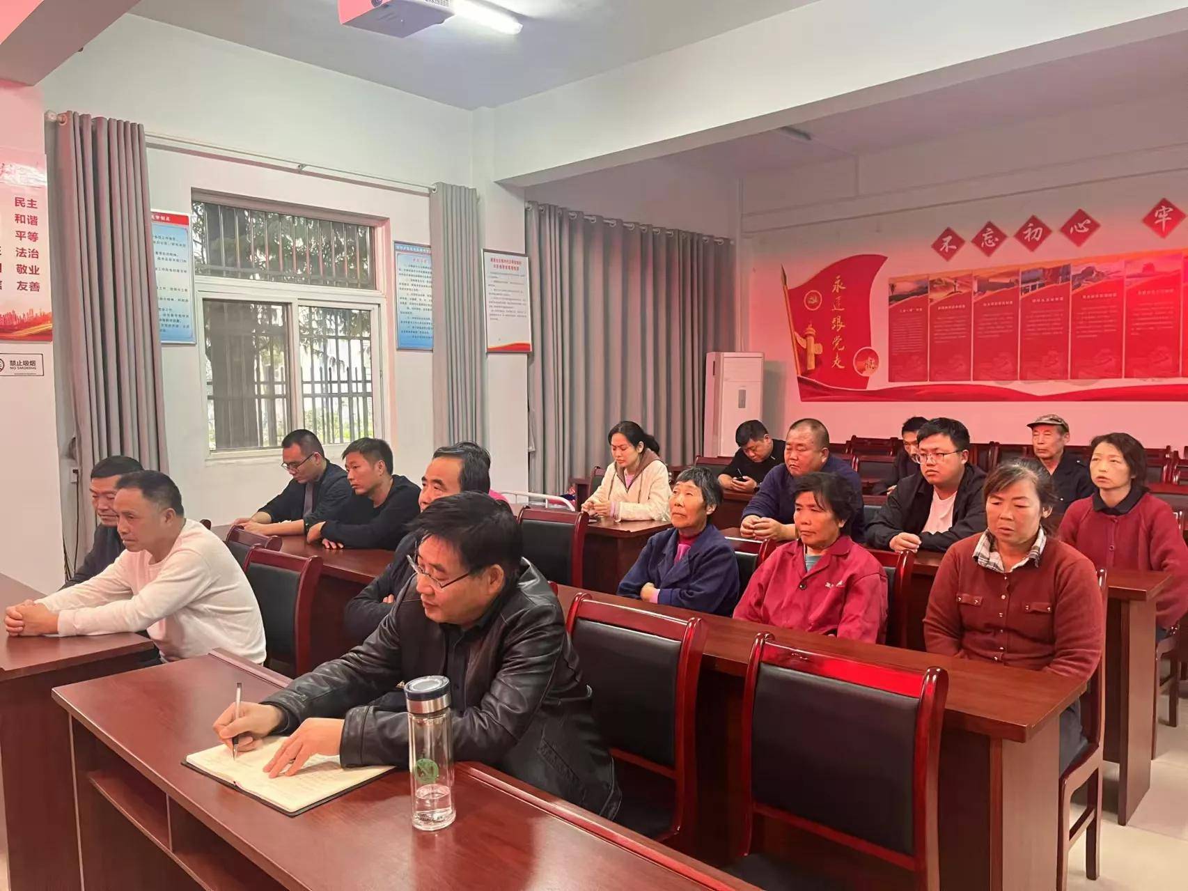 肥西县珍稀食用菌协会在肥西铭传聚星社区举办栽培新技术培训～～檀力