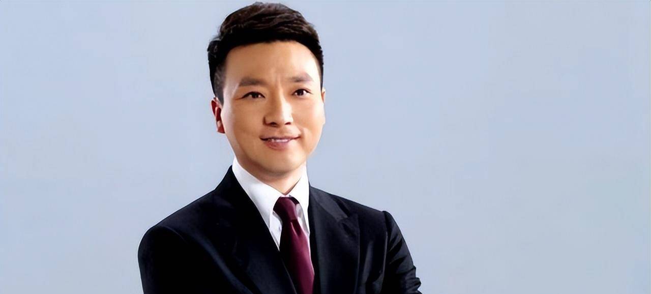 他是央视最帅男主持人,颜值不输明星,背景强大3年就登上春晚_张韬_舞台_梦想
