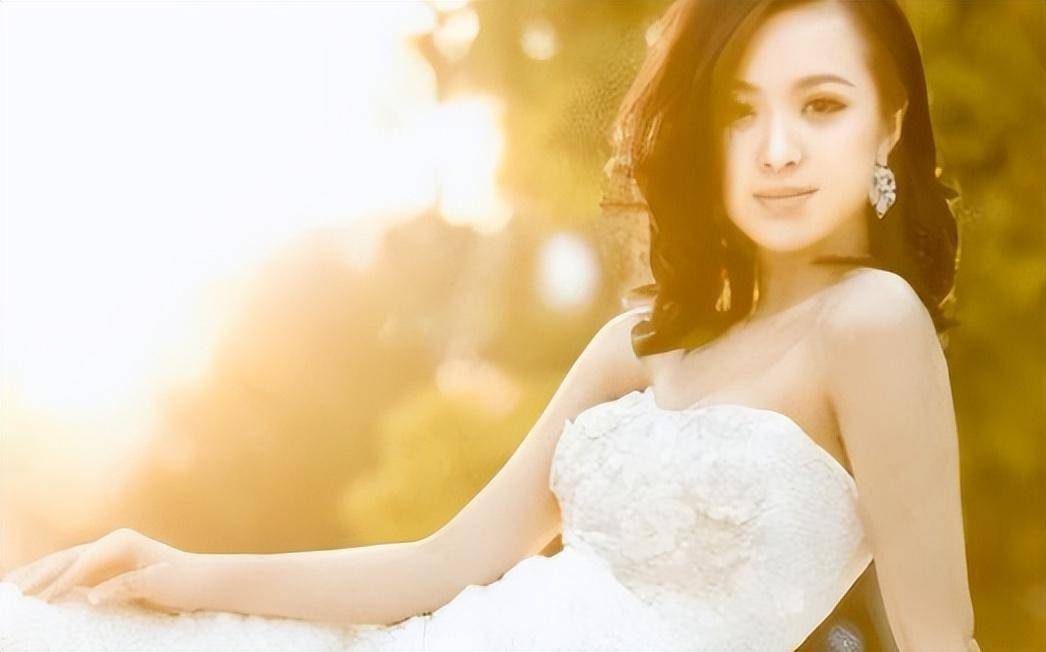 王萌萌:复旦大学高材生,为何坚持嫁给大18岁的程雷?现状如何