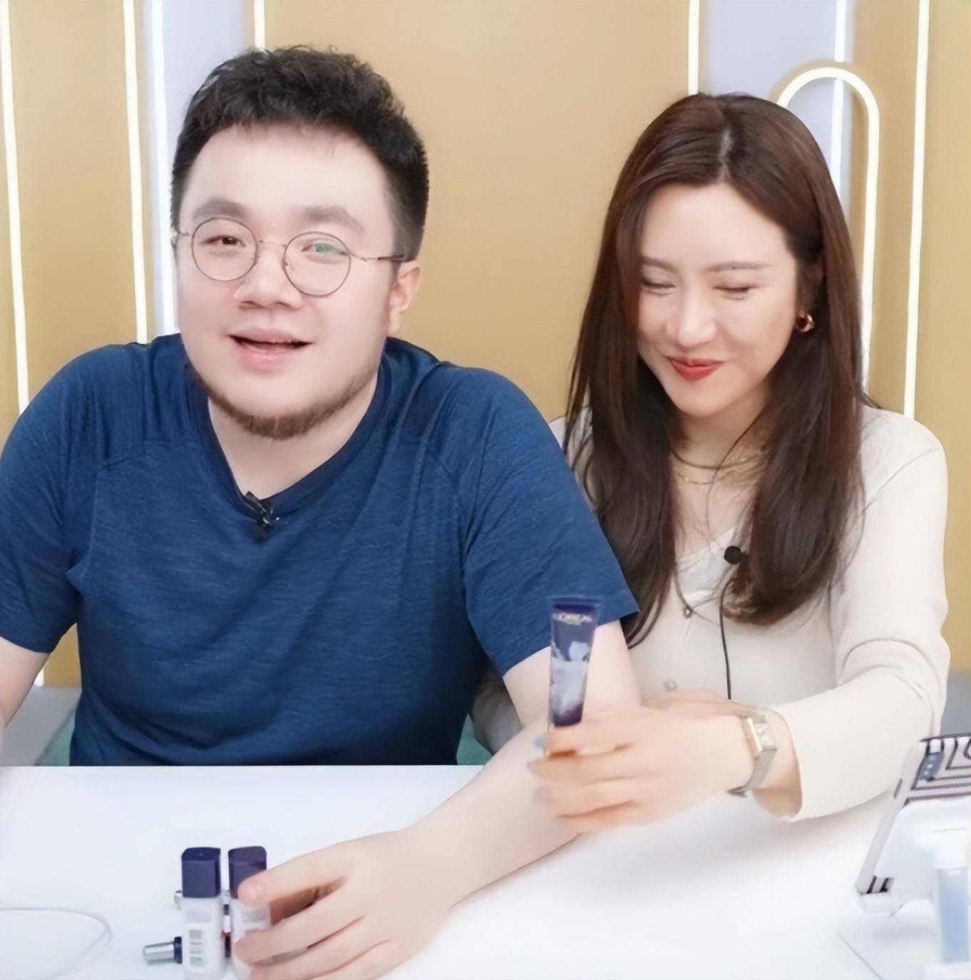 巴图爸爸不疼继父来爱妈妈宋丹丹力捧出道事业不佳婚姻幸福