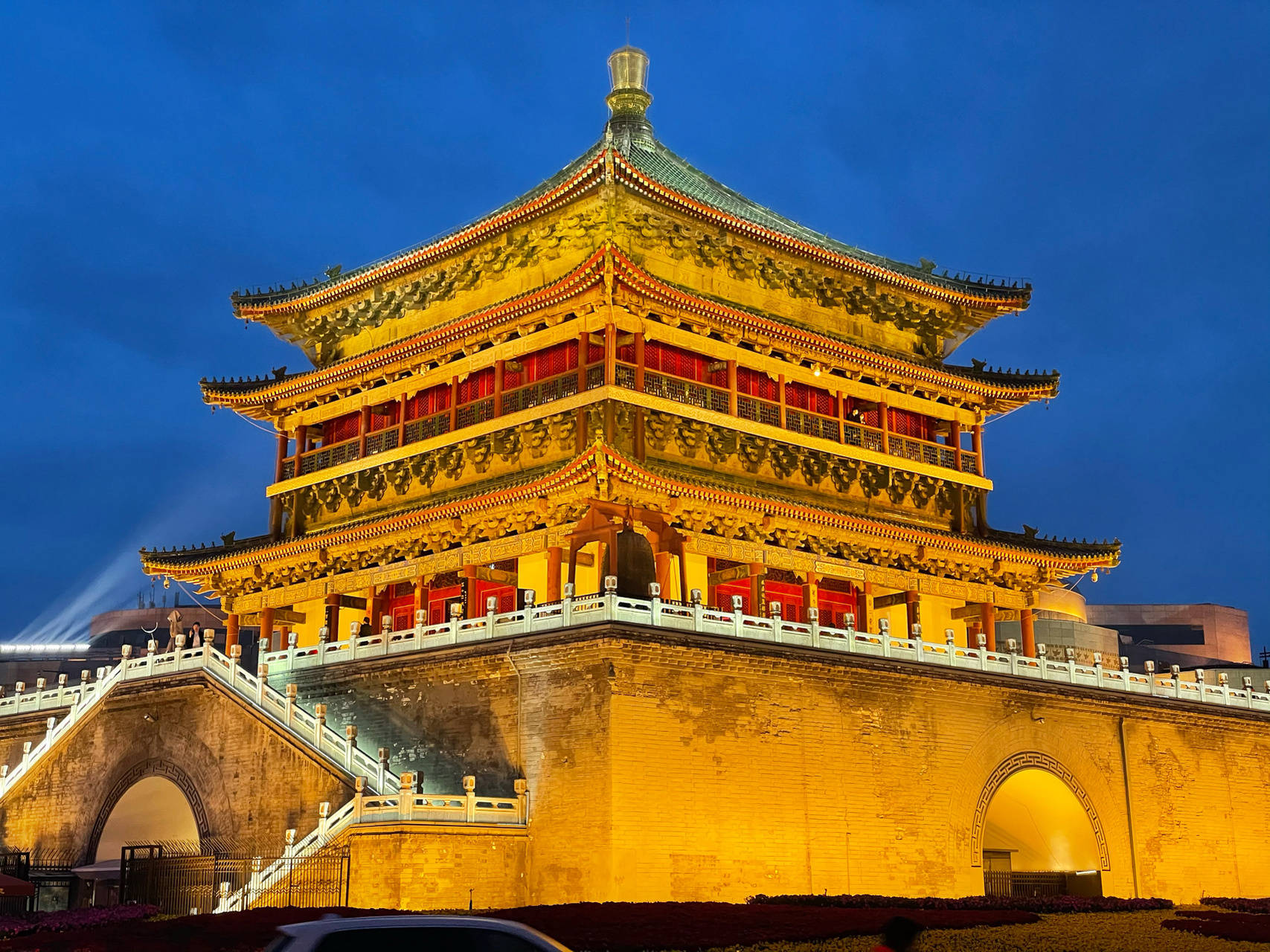 西安钟鼓楼的建筑风格庄重大气,古朴典雅