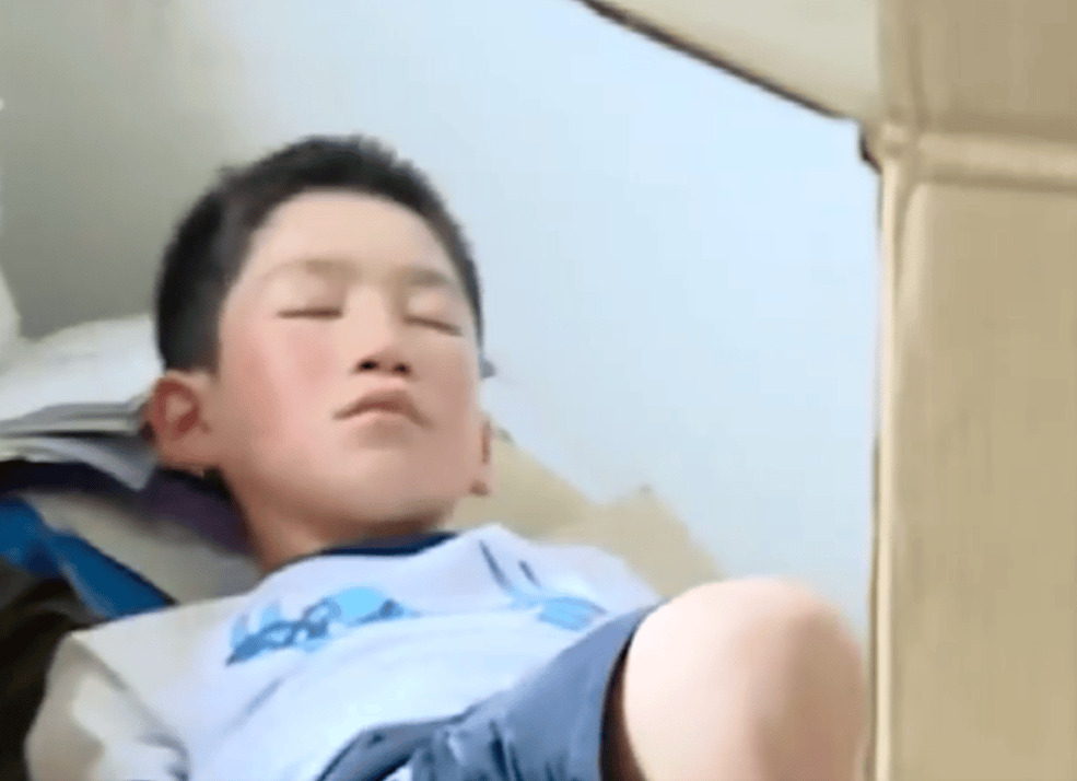 高占喜:《变形计》中清醒的男孩,把节目当游戏,如今成功逆袭_城市生活