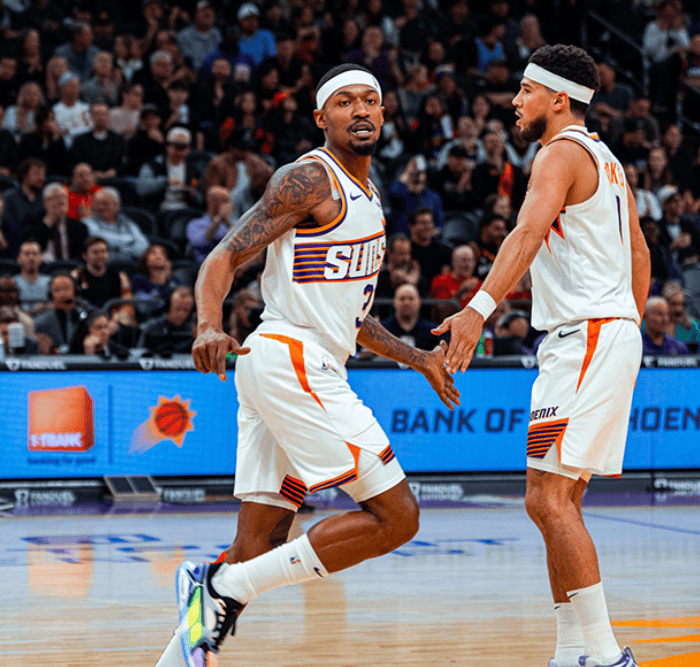 险胜!杜兰特35 6准绝杀,乔治首秀14中4,布克18中3比尔无愧巨头