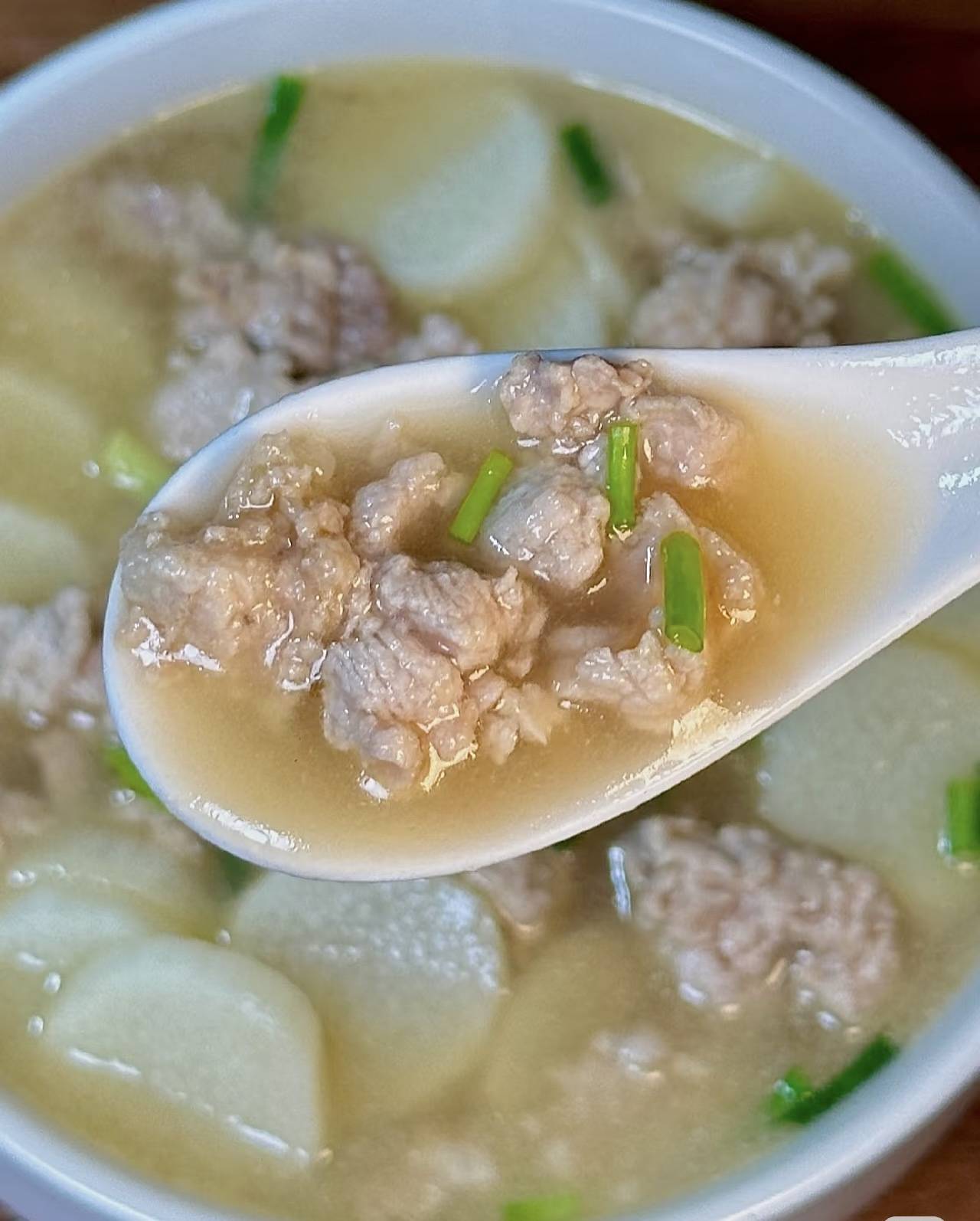 一碗暖心的山药肉末汤,简单食材也能煮出家的味道