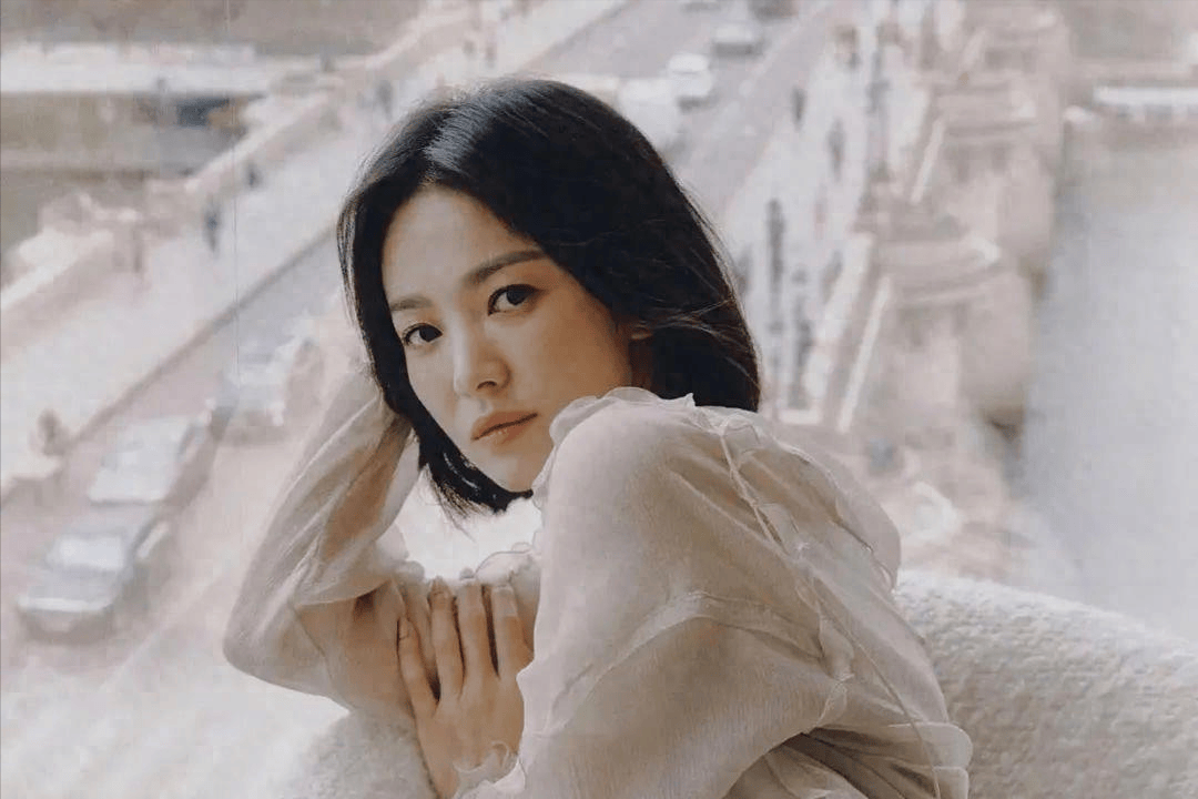 顶流韩星宋慧乔,因为演技出众,备受观众喜爱