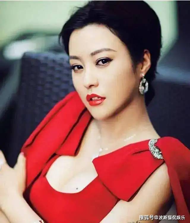 在当今的演艺圈中,有这样一位女演员,她的名字叫做郝蕾.