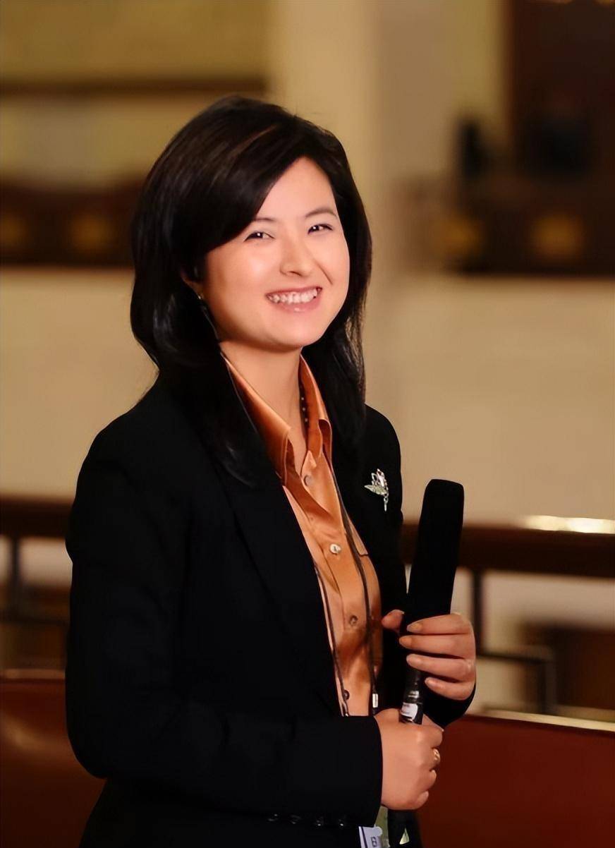 原创张泉灵曾是央视一枝花低调嫁大18岁李铁为妻如今生活幸福