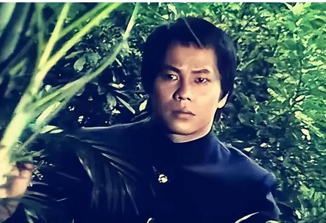 梁小龙:妻子被泼硫酸3次自杀,治疗第2年,他以缘尽了提出离婚
