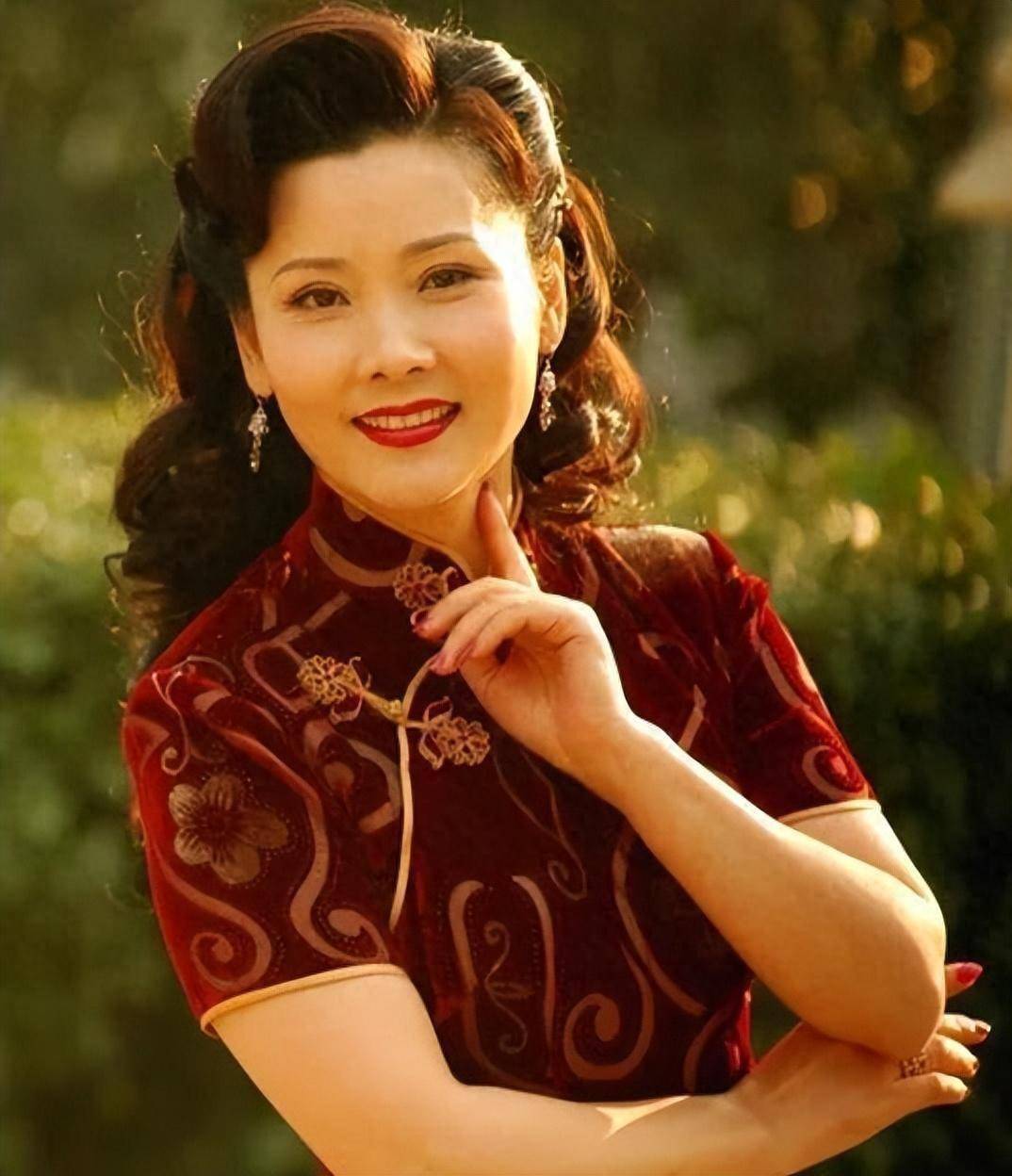 17位奶奶辈女星对比,多半婚姻经历都很坎坷,有几位离异后没再婚