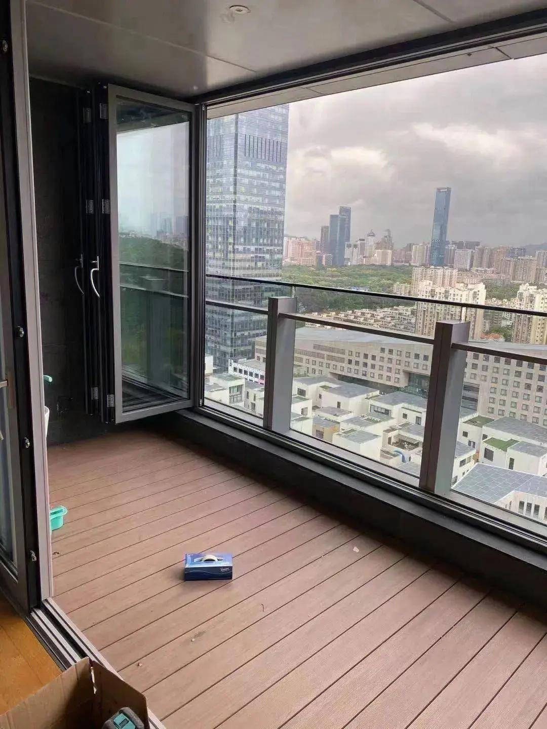 面对物业"不让封阳台",这几位业主的做法太棒了!