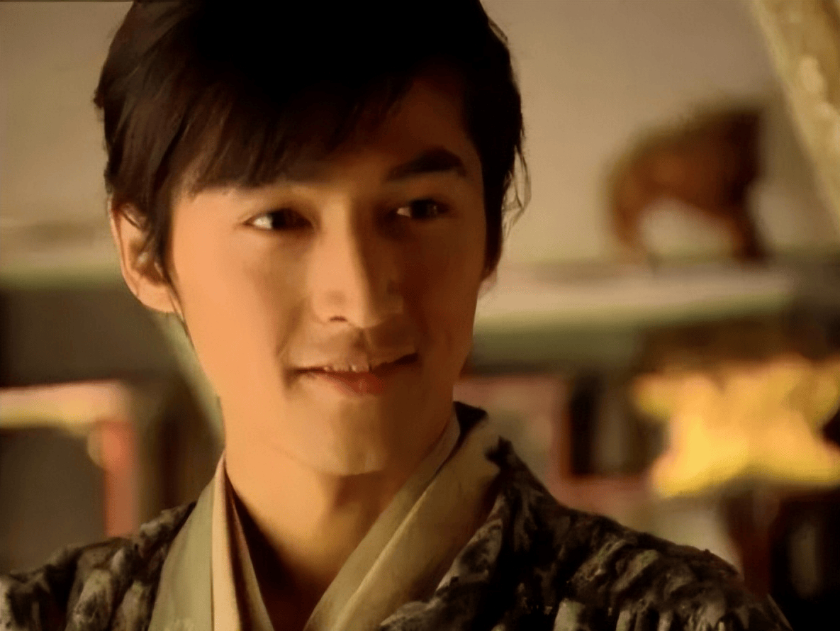 她是胡歌永远的痛,为救胡歌车祸离世,今30所学校以她的名字命名