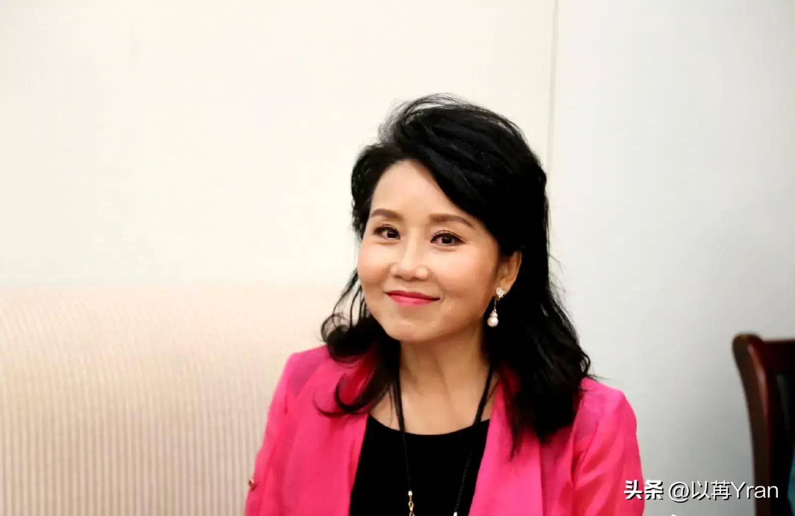 胡月:嫁演员陆剑民,婚后生一女,如今咋样了