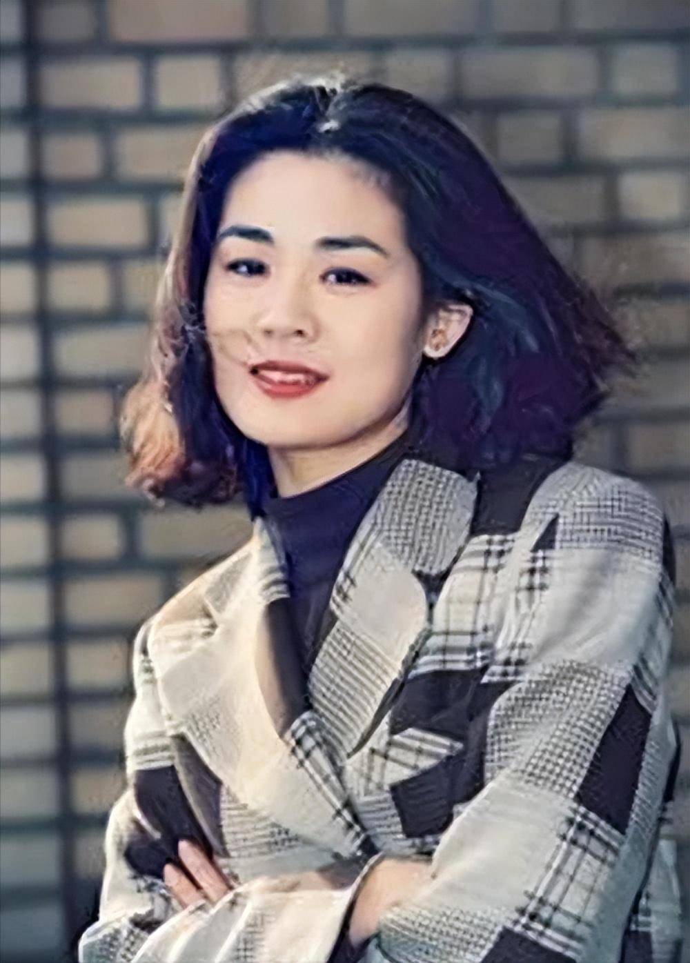 19岁女演员,对导演哭着说:"不是我不能拍,是他的胸口都是毛"_丛珊