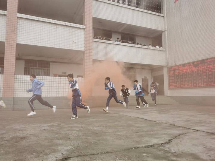 预防为主 生命至上——泸州市纳溪区江南职业中学消防安全宣传月活动