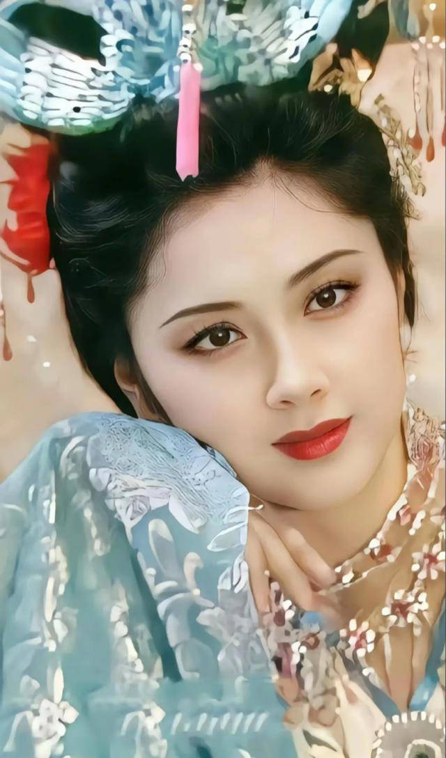 朱琳:被人誉为最美女儿国国王,雍容华贵,72岁了依然美丽大方