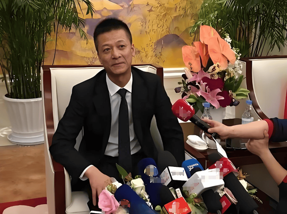 束昱辉:传销玩到上市,年销量两百亿元,号称要花21亿买梅西