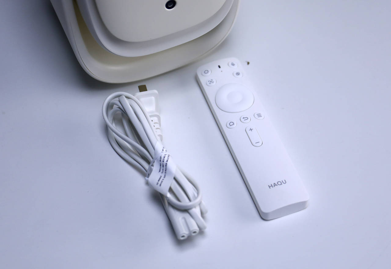 百元小钢炮：哈趣Q1投影仪，最适合露营的投影仪