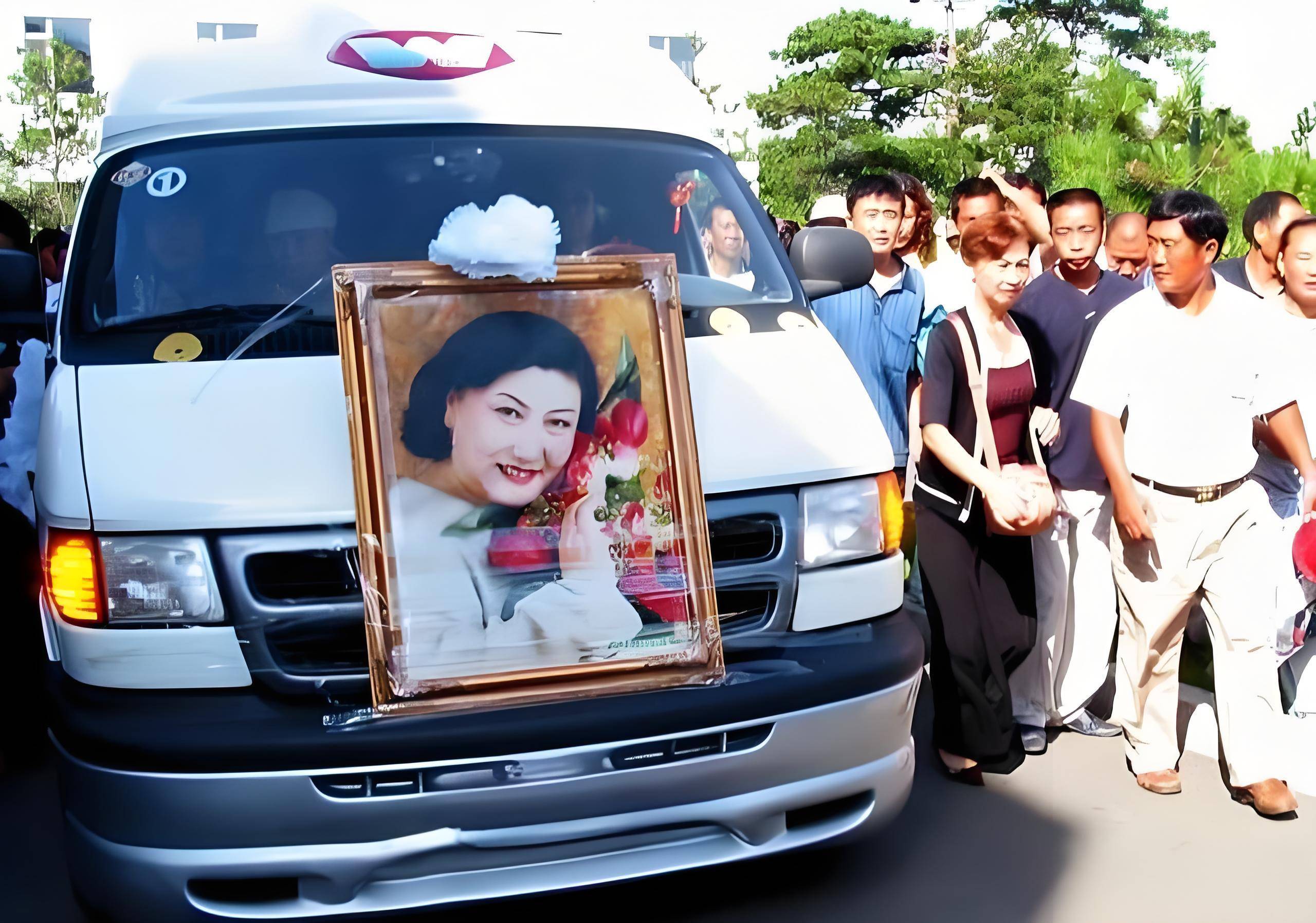 他是赵本山的御用编剧,也是高秀敏的情人,儿子却借他80寿宴捞金
