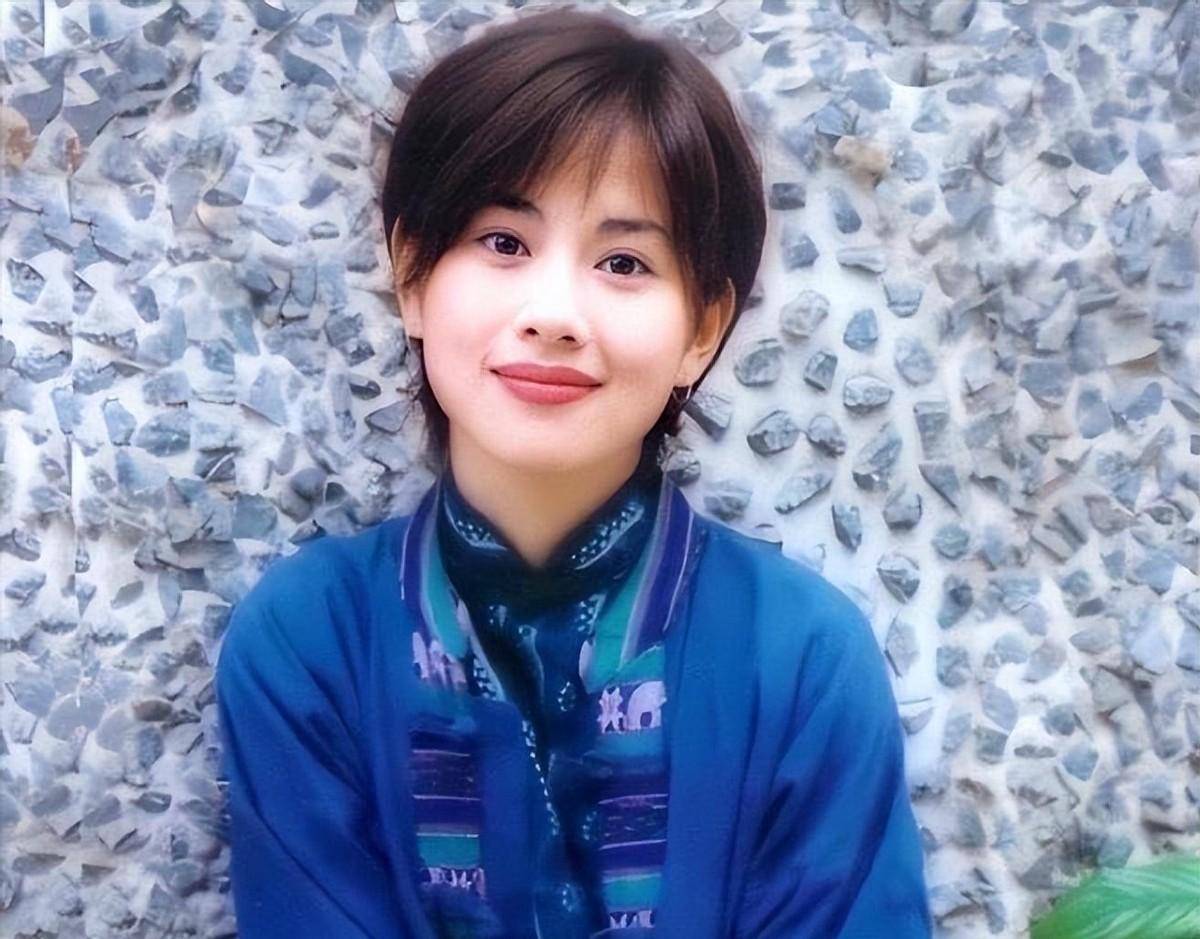 12年前,那个没有生育能力,40岁嫁小丈夫的陈松伶,如今怎样了?