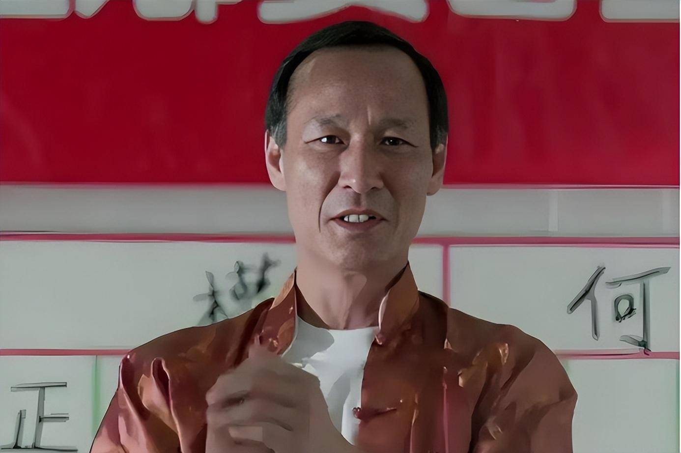 78岁陈惠敏与竹联帮四位大佬聚餐!数十位小弟守护,越老越和善