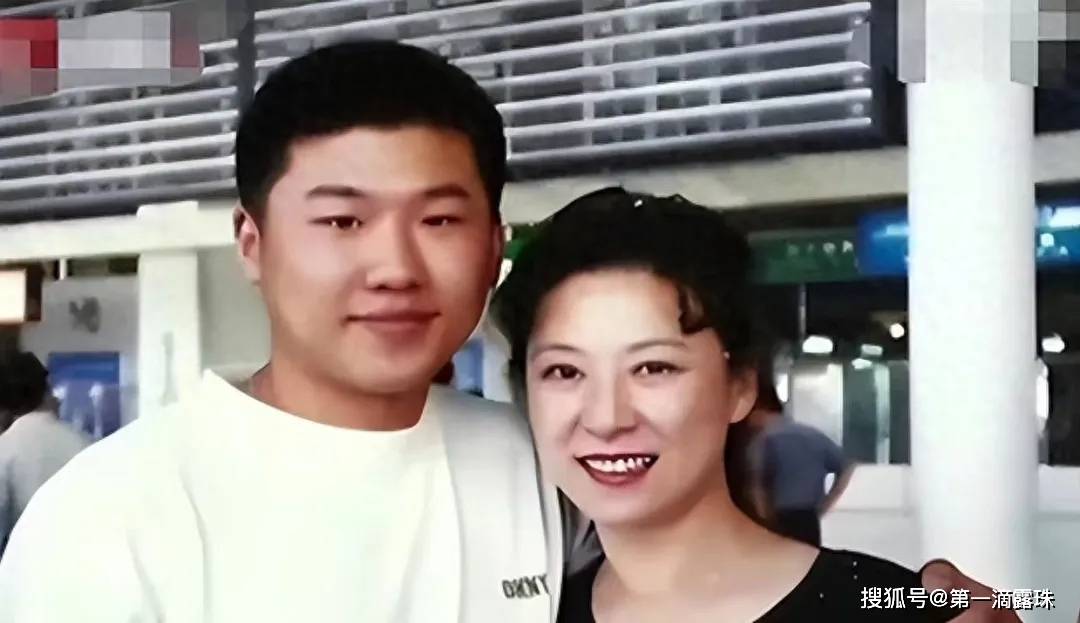 王馥荔王骁金鸡奖母子传承!演18年配角终拿奖,第二部男主戏将播