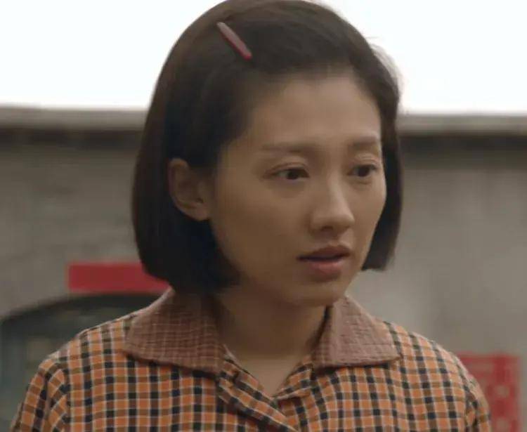 《故乡的泥土》马藜快收手吧,三十大几了,别硬演年代剧小姑娘了