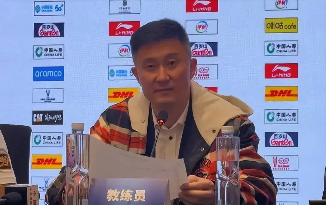 杜锋被喊下课，辽宁物色新外援！山东官宣2米21中锋，吉林1签1裁