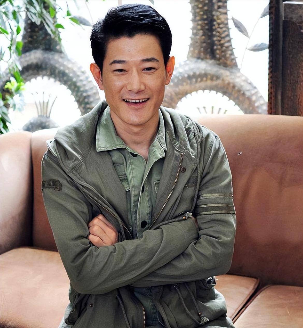 矢野浩二:在中国演了15年的鬼子,回到日本后遭暴打,让女儿加入中国