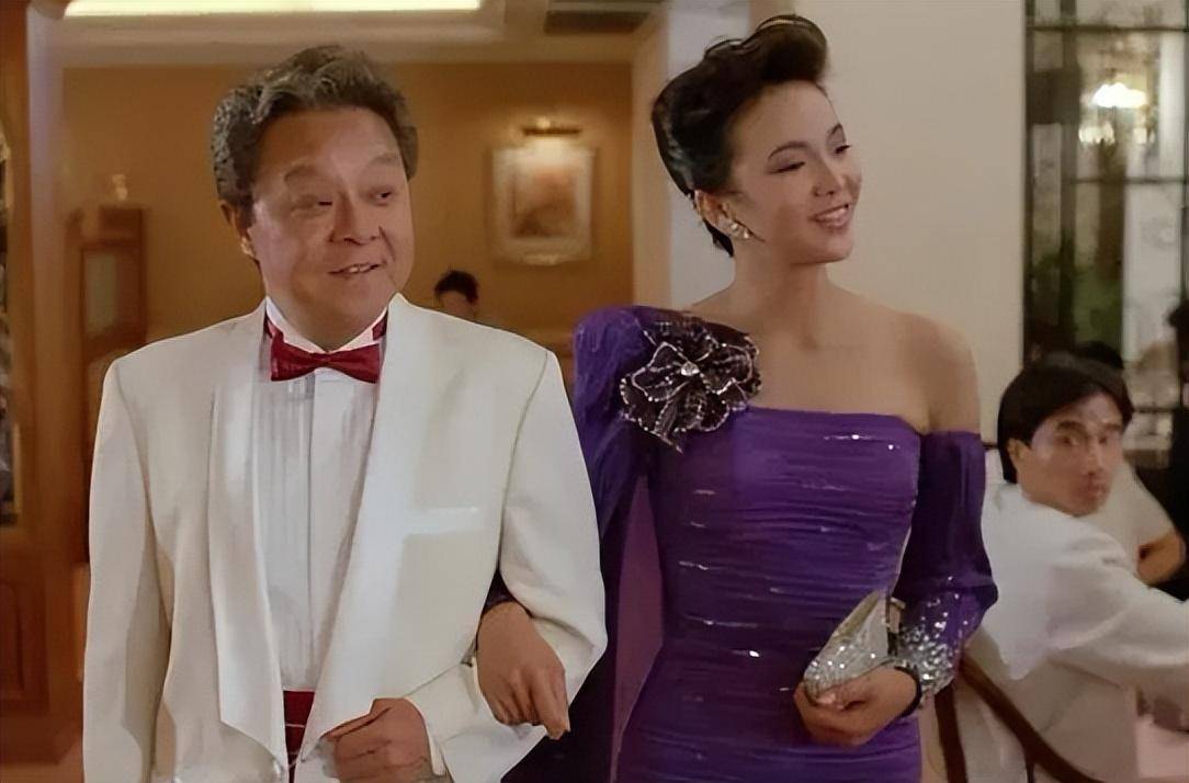 他是当代"韦小宝",4个老婆7个孩子,死后成龙,张学友亲自扶灵