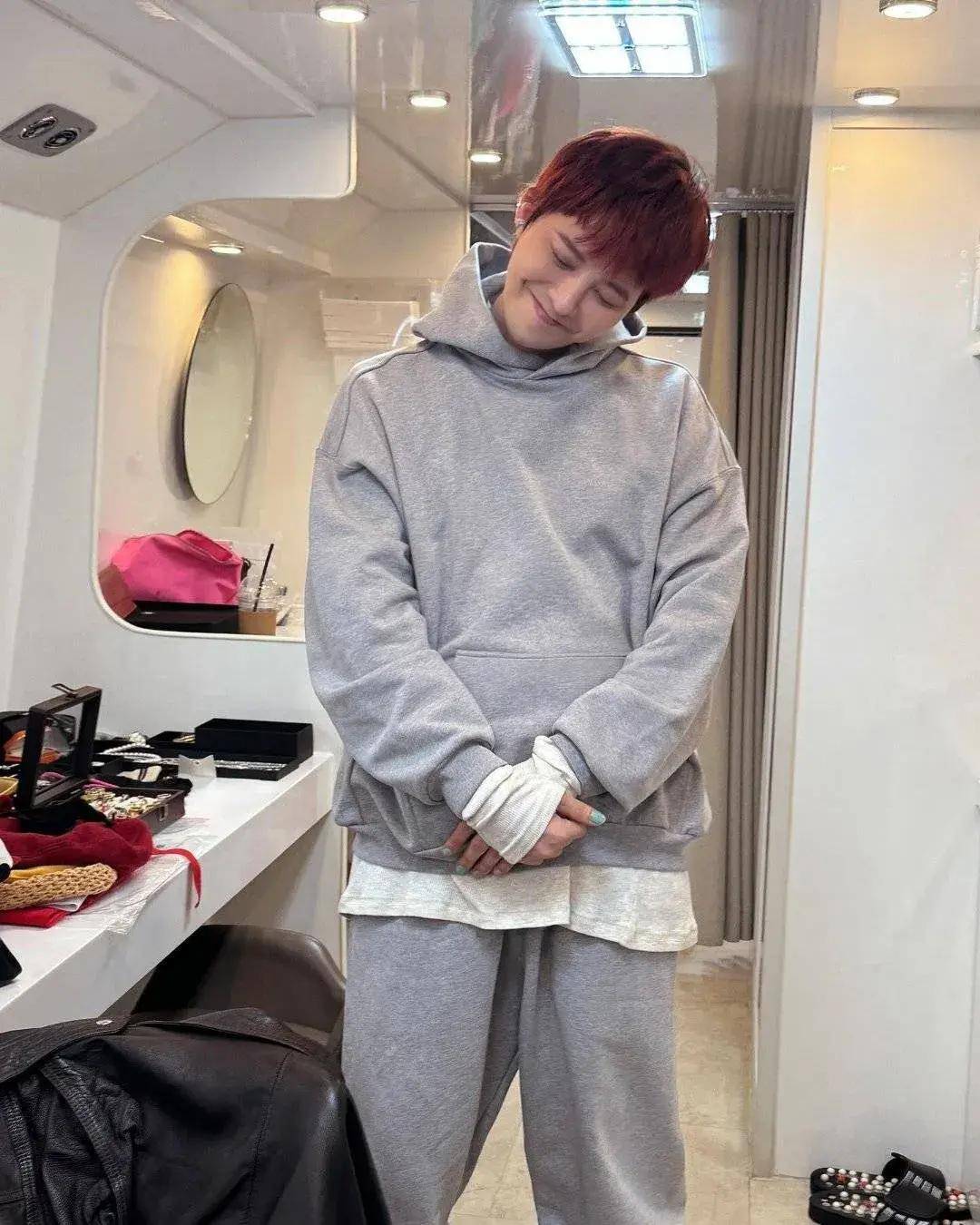 权志龙说不要再少人了!bigbang 三人组 mama 复出是惊喜还是惊吓?