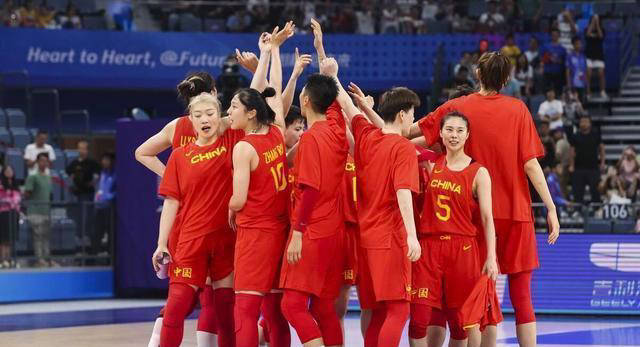 杨力维喜当助教，携手黄思静共谋广东女篮未来
