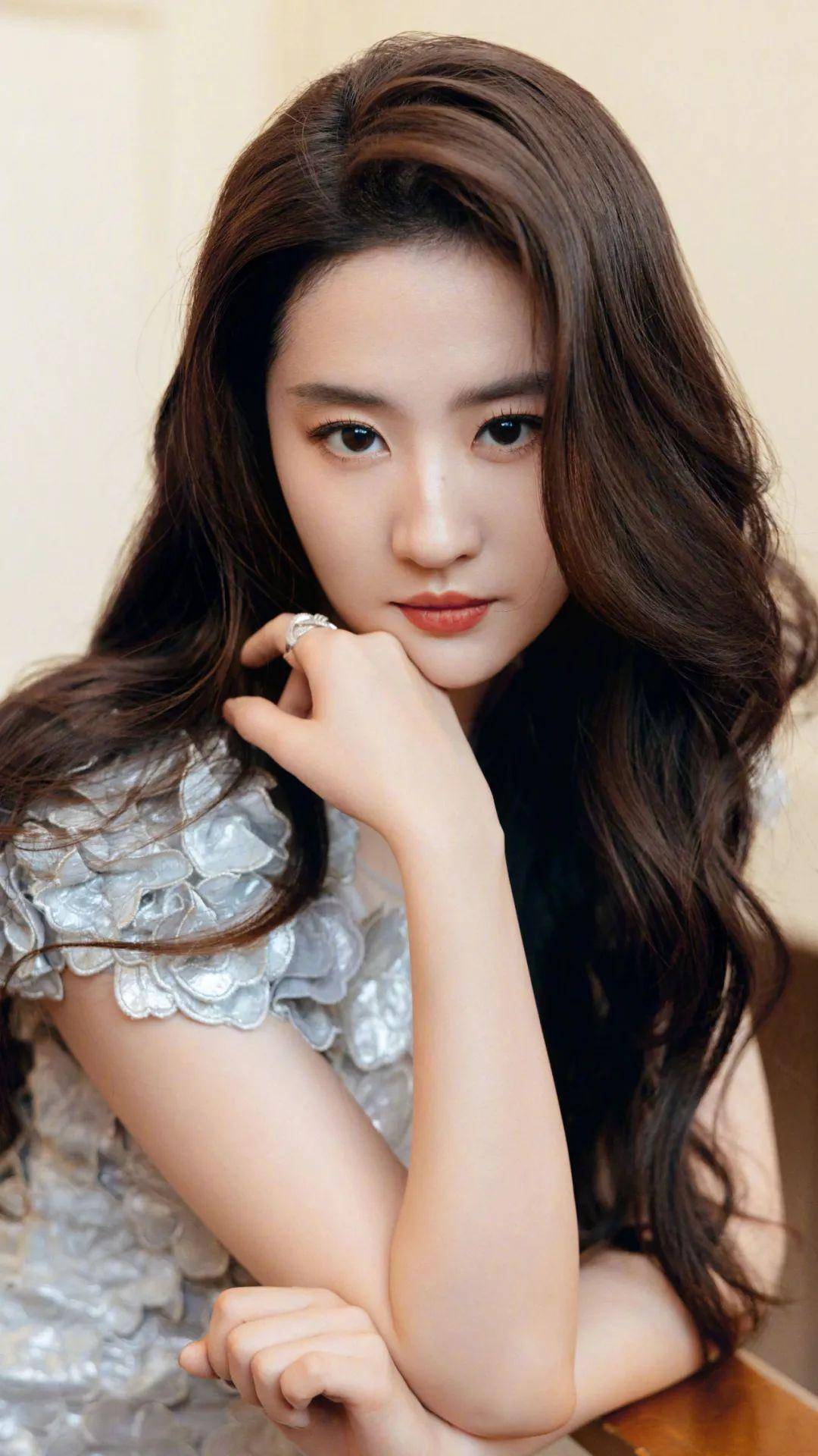 现阶段10位当红女演员扛剧能力排名:杨紫第2, 白鹿第4,热巴第8