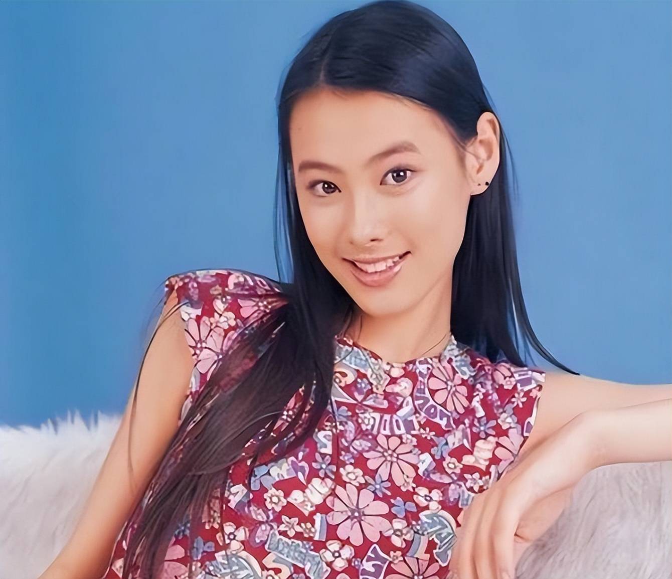 梁洛施15岁长子曝光,才明白当年她离开李泽楷时,为何果断又决绝