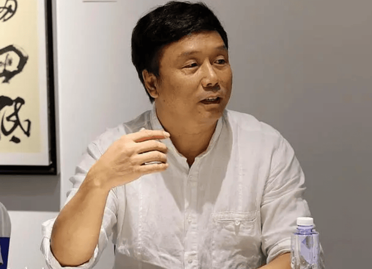 王琨说:“中国一共3亿青少年,有1亿玩王者荣耀,有1亿玩吃鸡,有2亿孩子沉迷手机,这样下去,这个国家是没有希望。”_睡眠不足_鸦片_未来的