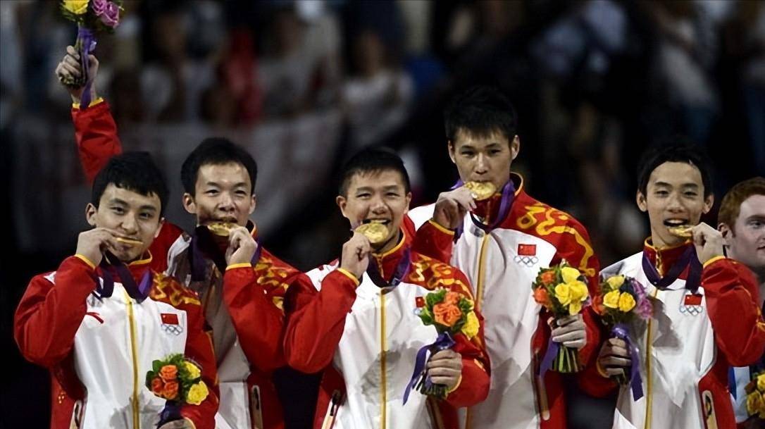 奥运体操冠军杨威:需终身佩戴呼吸机生活,他到底经历了什么?_训练_比赛_赛场