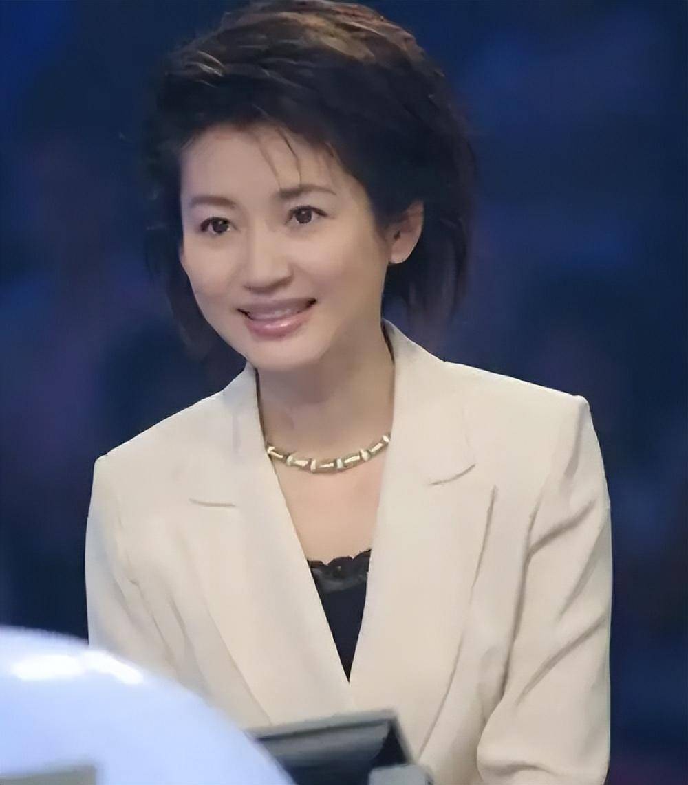 央视前主持人王小丫,曾身患重病,病床上说了一段留言催人泪下