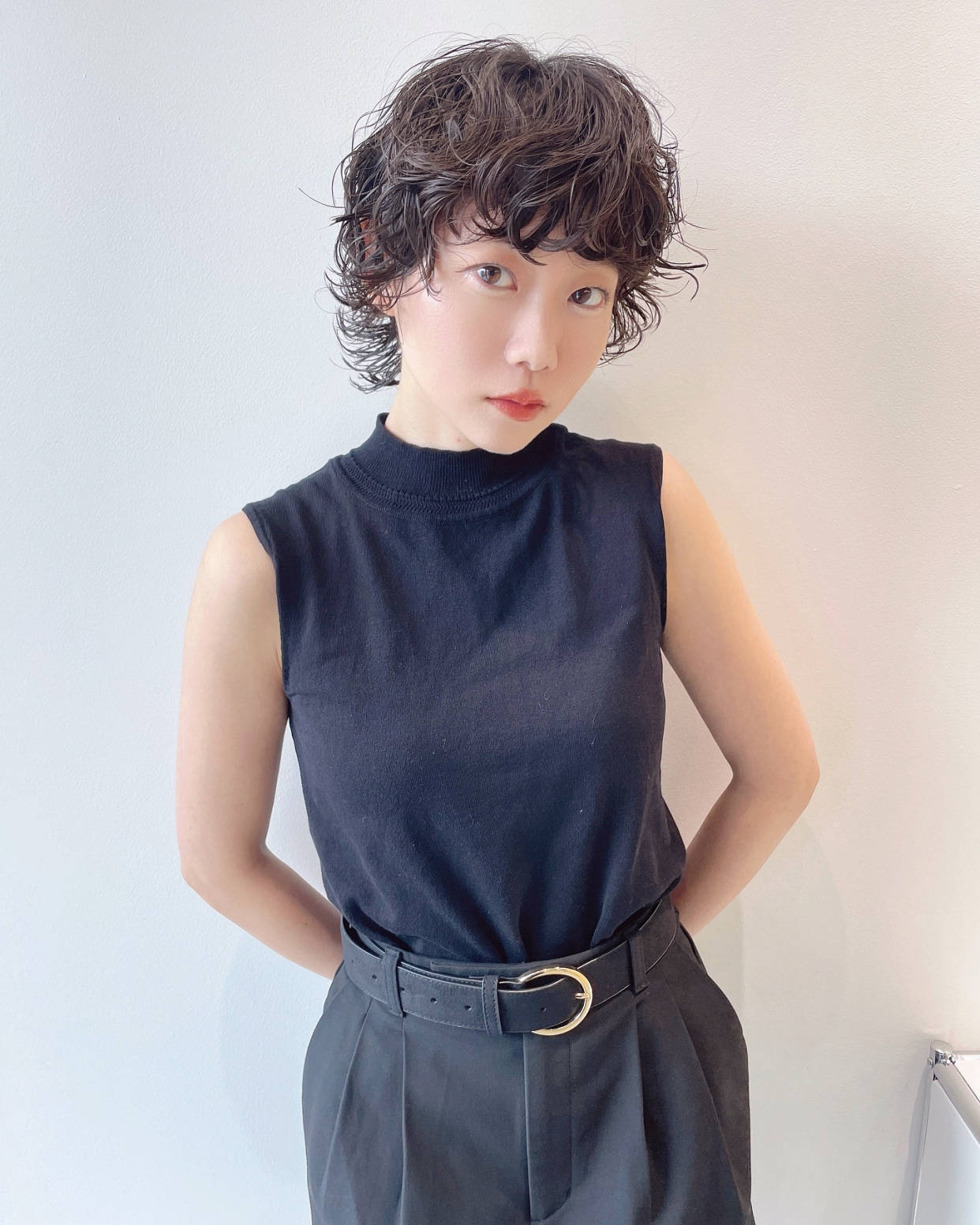 层次短发与纹理卷:女性短发的魅力典范