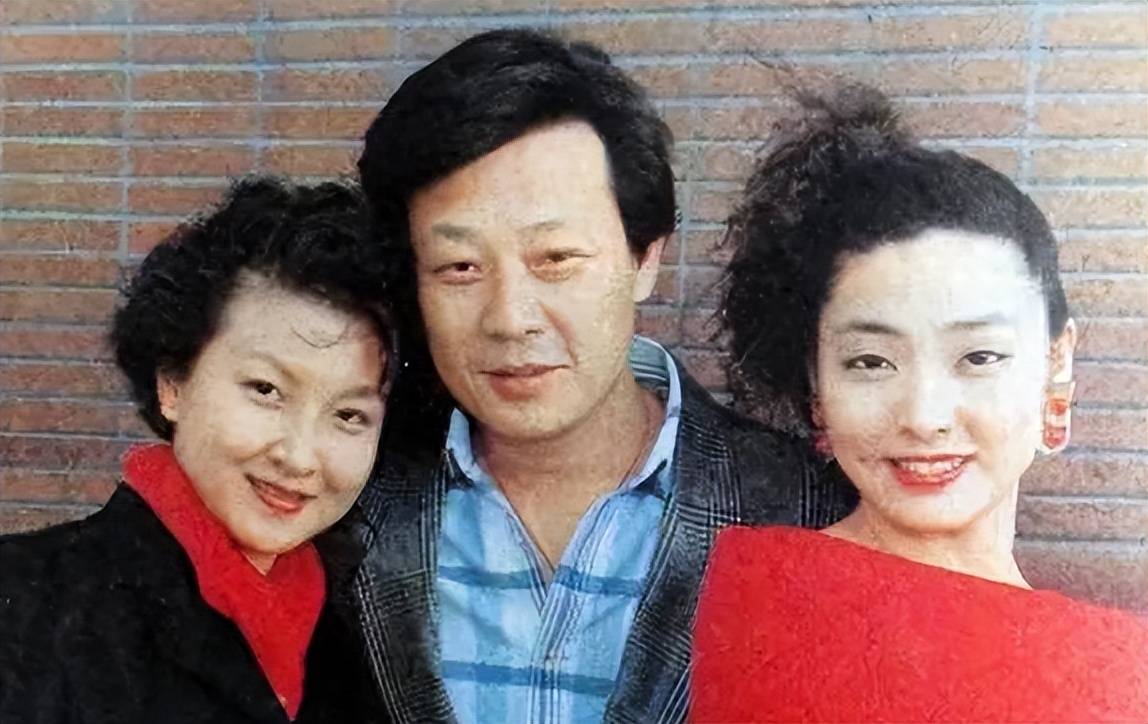 寇世勋晚年陪原配,二房及子女去了国外_崔瑶琪_许黎丹_生活