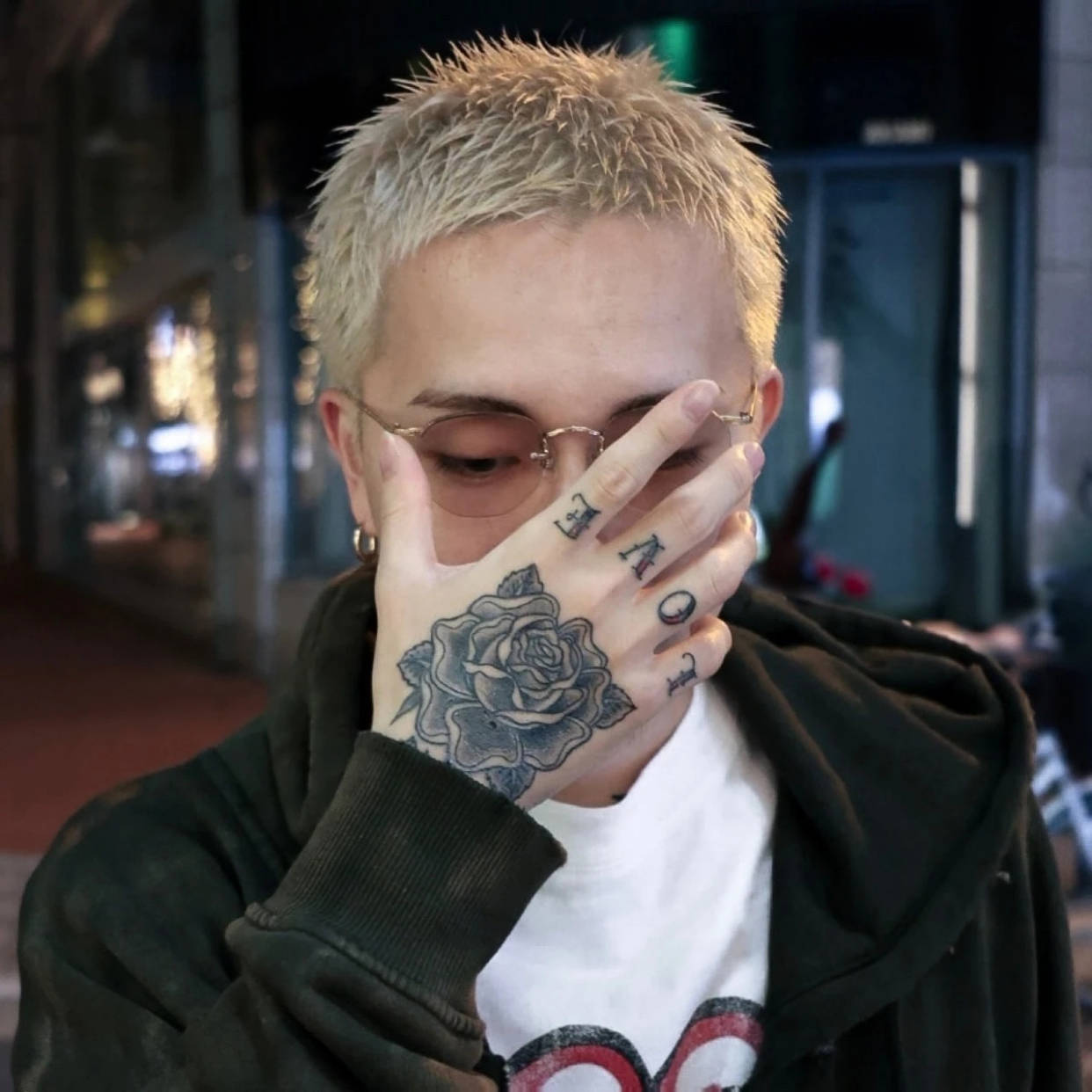 型男风尚:浅色男士短碎发_时尚_发型_魅力