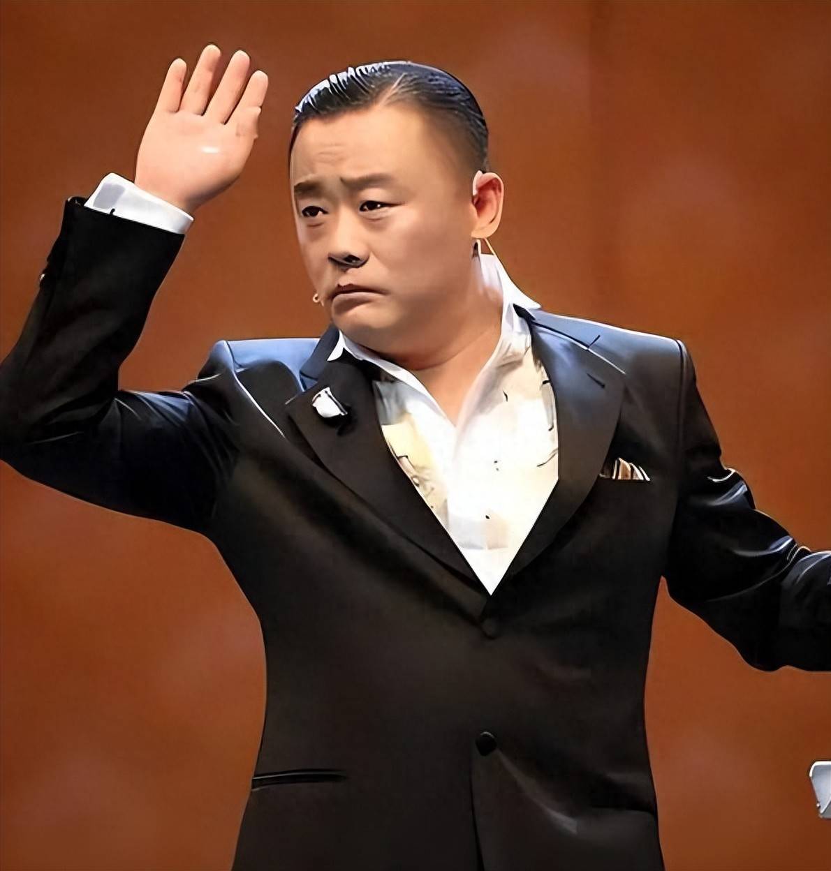 原创事实证明消失7年臭名昭著的周立波如今走上不归路