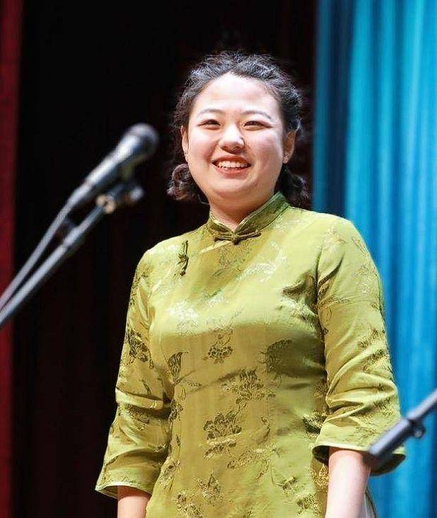 德云社赵芸一录团综,虞姬扮相甜美可人,笑容治愈人气飙升