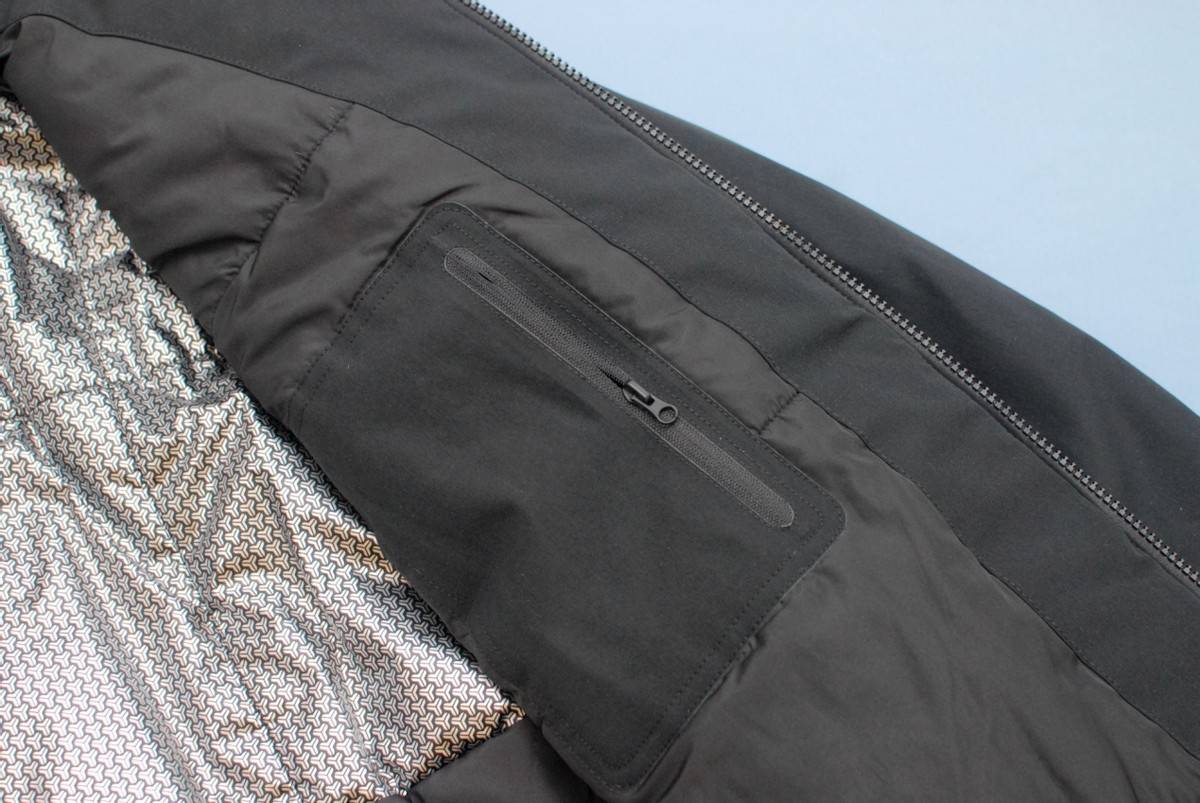 RUNYON智能温控抗寒气绒服：冬日出行好物，科技与时尚的完美碰撞