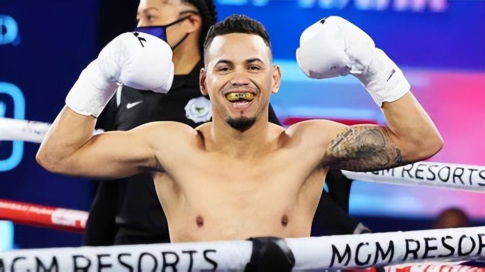 12月7日,埃斯皮诺萨和罗贝西·拉米雷斯将进行二番战